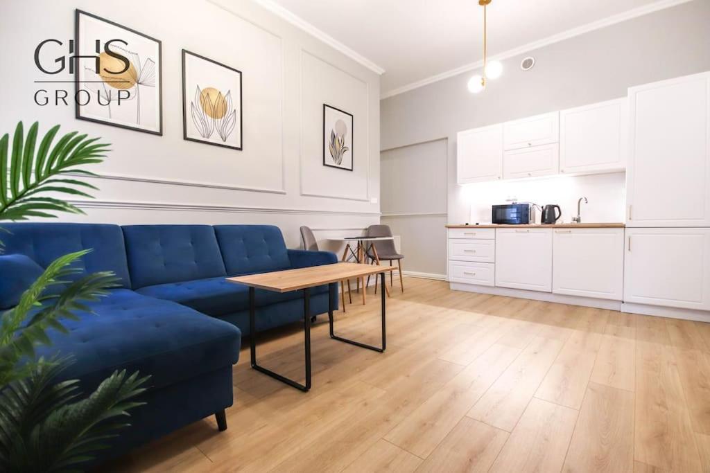 One-Bedroom Apartment,1364552615:JPEG